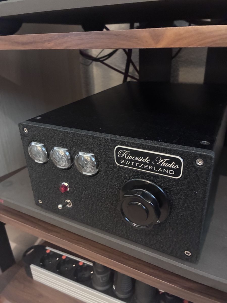 Altro Materiale elettrico: Riverside Audio PS2 Netzteil Netzfilter mit Nixie Anzeige – Nuovo (secondo la descrizione) da Ottikon venduto da Hifi-Guru 1