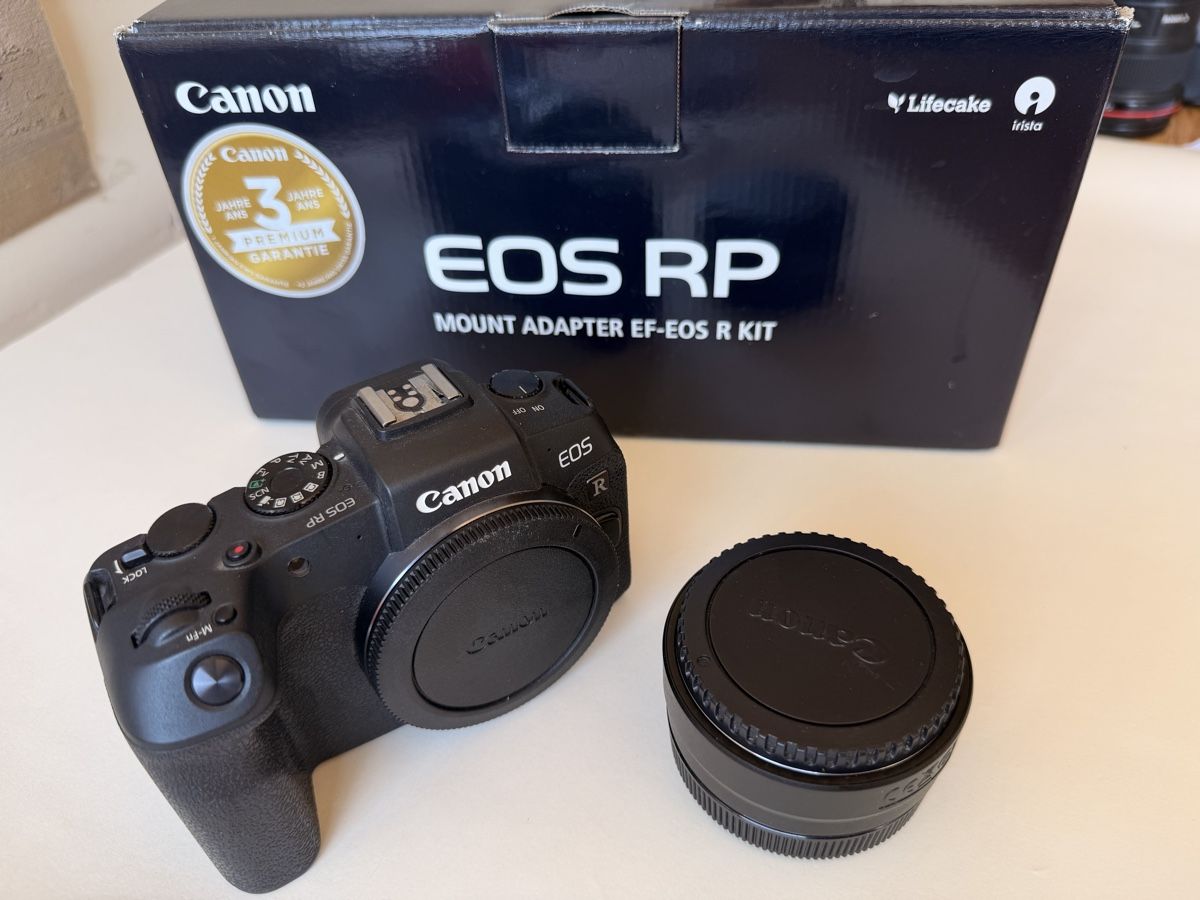 Canon Appareil photo: Canon EOS RP camera+Adapter EF-EOS R kit – D'occasion à Petit-Lancy par Rg_83 1