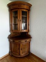Über 100Jahre alter Eckschrank