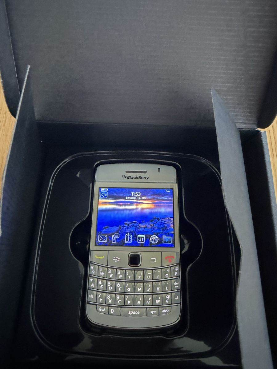 Blackberry Portables: BlackBerry Bold 9700 – D'occasion à Reinach BL par sofialovesme 2