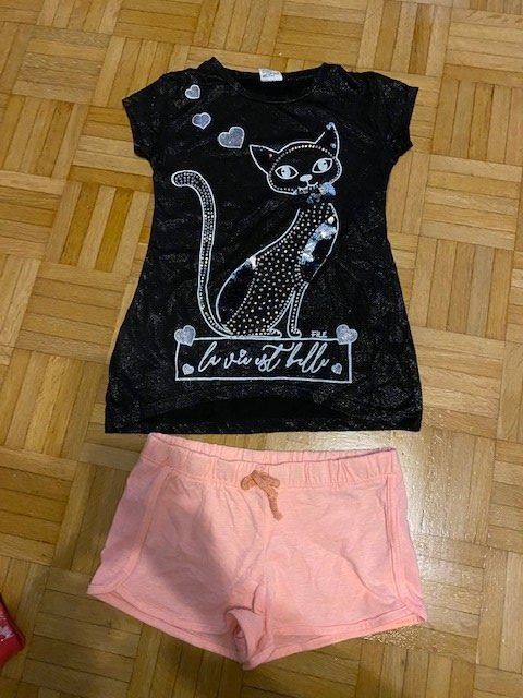 Lotti & Set di vestiti: Kleiderpaket 6-teilig Mädchen Gr.126/128 – Usato da Emmen venduto da Aribini 5