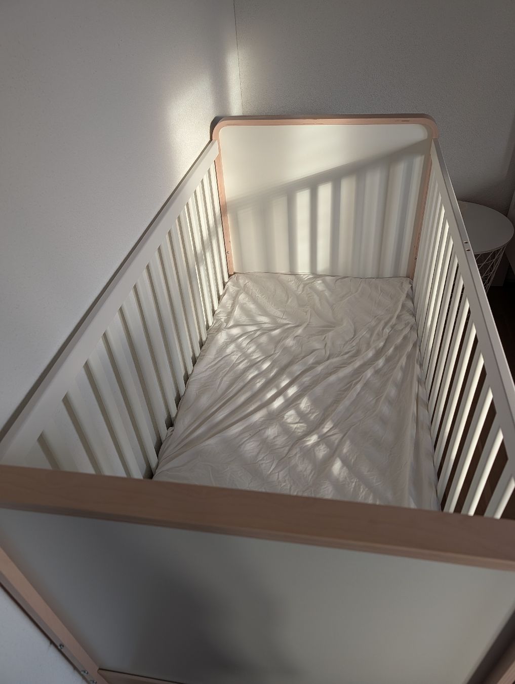Ikea Letti: Baby bed (IKEA ÄLSKVÄRD) 70x140 with mattress – Usato da Zürich venduto da Vassap 1