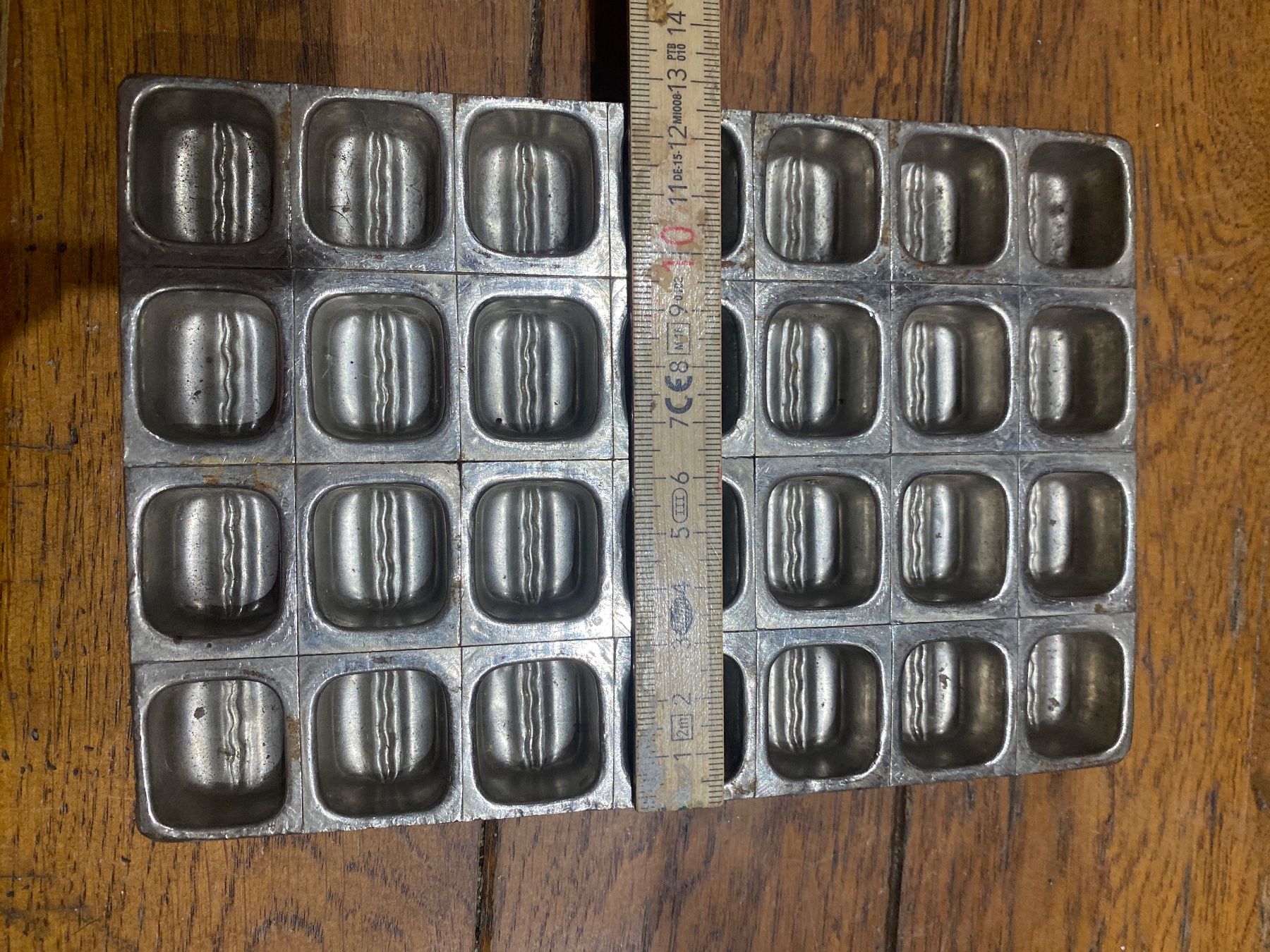 Teglie da forno: Moule chocolat schokoladenform – Usato da Lajoux JU venduto da Briard0 1