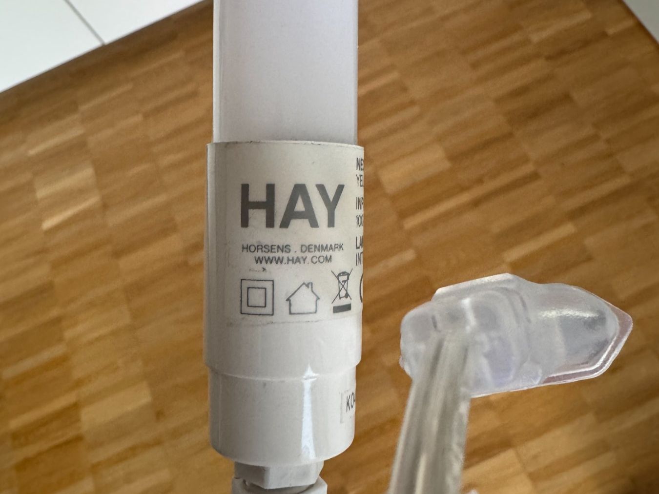 Hay Lampen: HAY Neon LED Leuchtstab Gold 150cm – Gebraucht aus Zürich von OG_Art 1