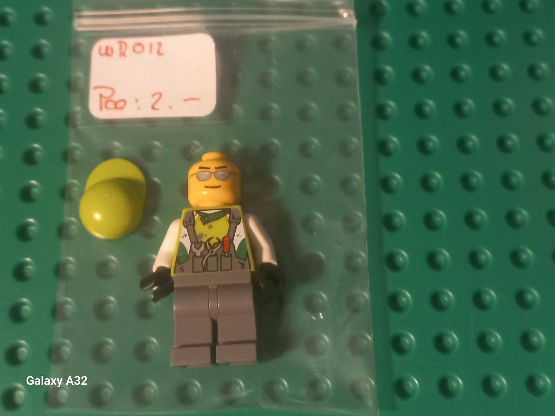 Lego Giocattoli: Mini figurine Lego ( Crew Member ) – Usato da La tour de treme venduto da Legocreation82