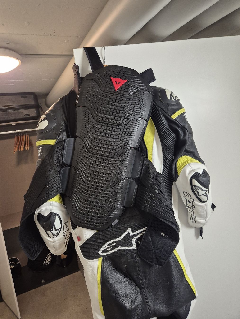 Alpinestars Costumes: Alpinestar Kombi – D'occasion à Tuggen par Patrick820 5