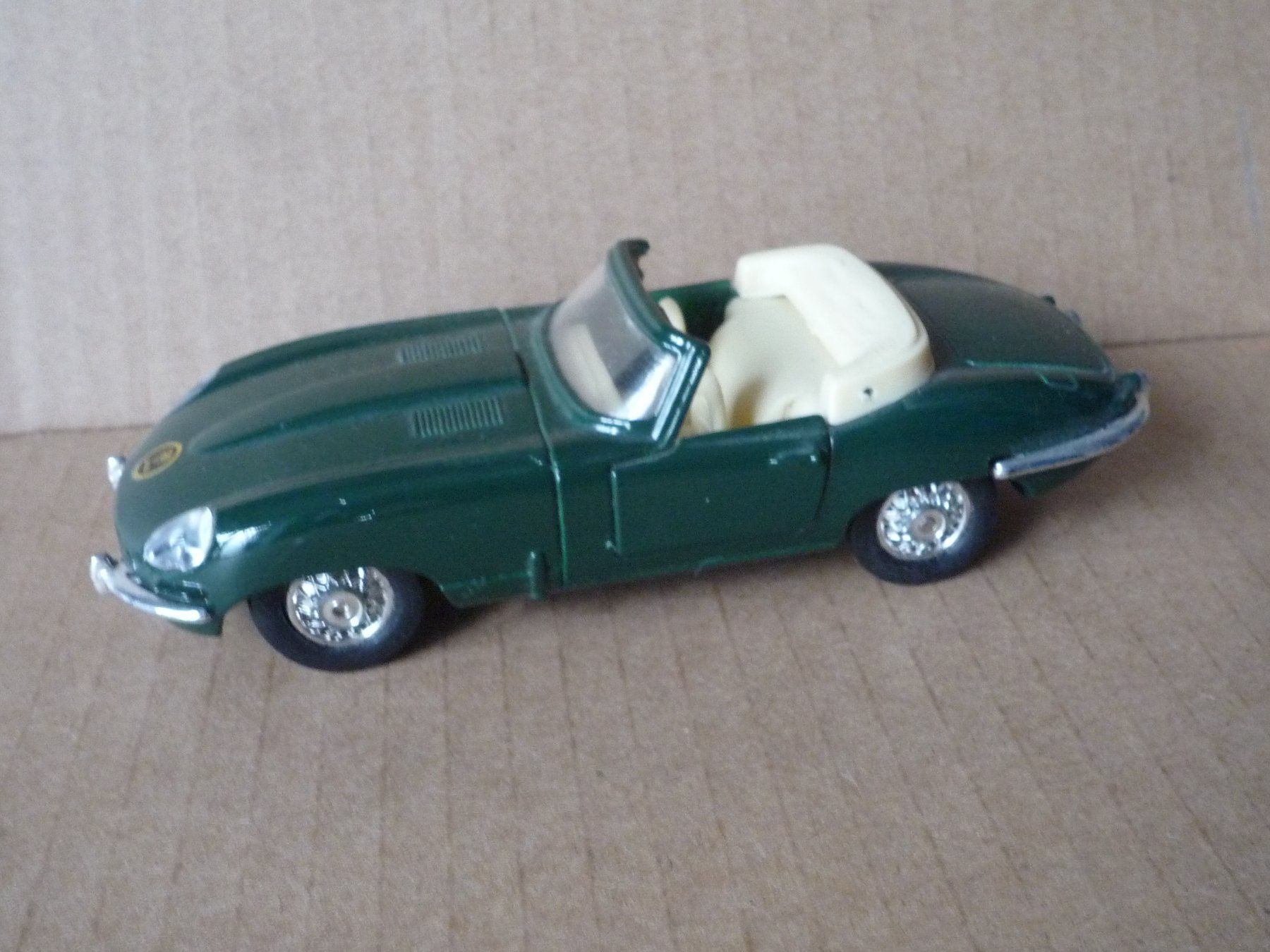 Jaguar Modellini d'auto: MC Toy Jaguar E Cabriolet 1:38 grün Pull-Back-Action – Usato da Flims Waldhaus venduto da Gutveina