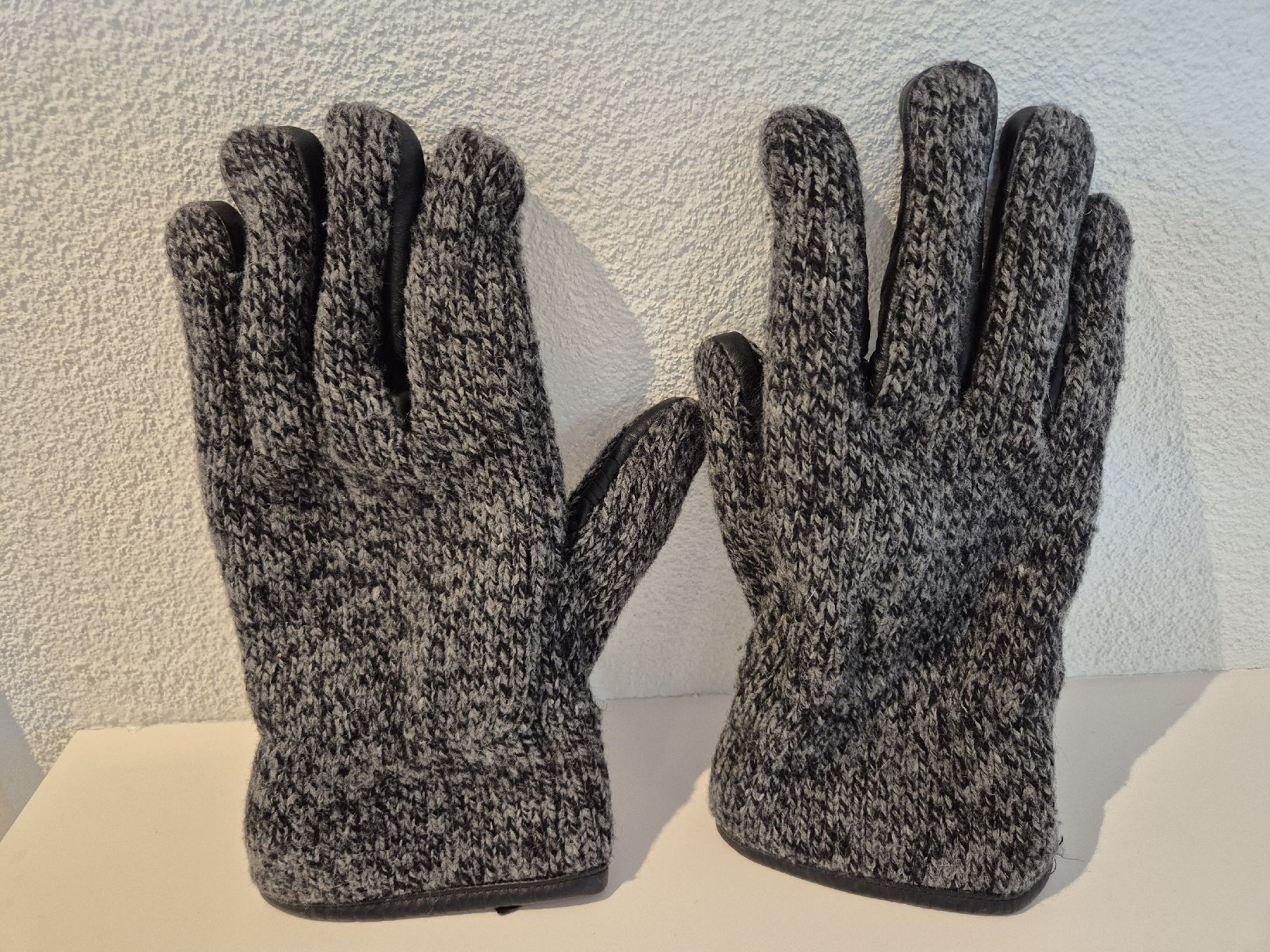Tchibo Altri accessori da uomo: Warme Winterhandschuhe Grösse 8/M – Usato da Hefenhofen venduto da GSC99