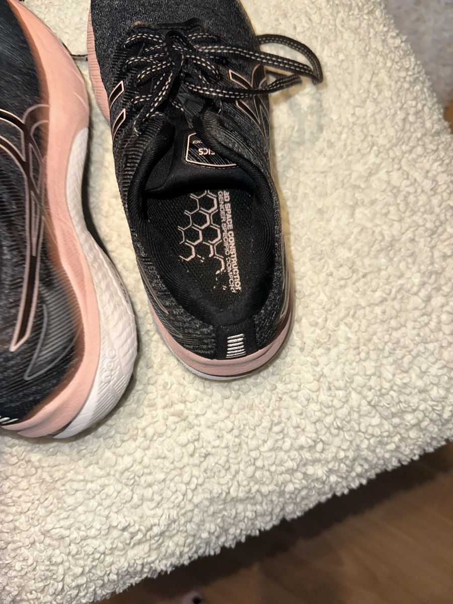 Asics Damenschuhe: ASICS 37 – Gebraucht aus Baar von Marios4445 5