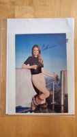 Catherine Schell (James Bond), Original Autogramm auf Foto