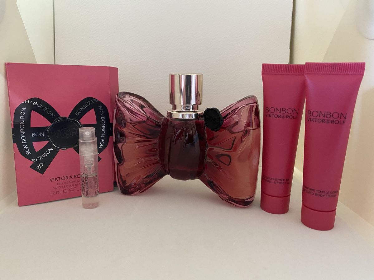 Profumi & Eau de Toilette: Set Bonbon Viktor & Rolf – Nuovo (secondo la descrizione) da Bouveret venduto da wes_7zll