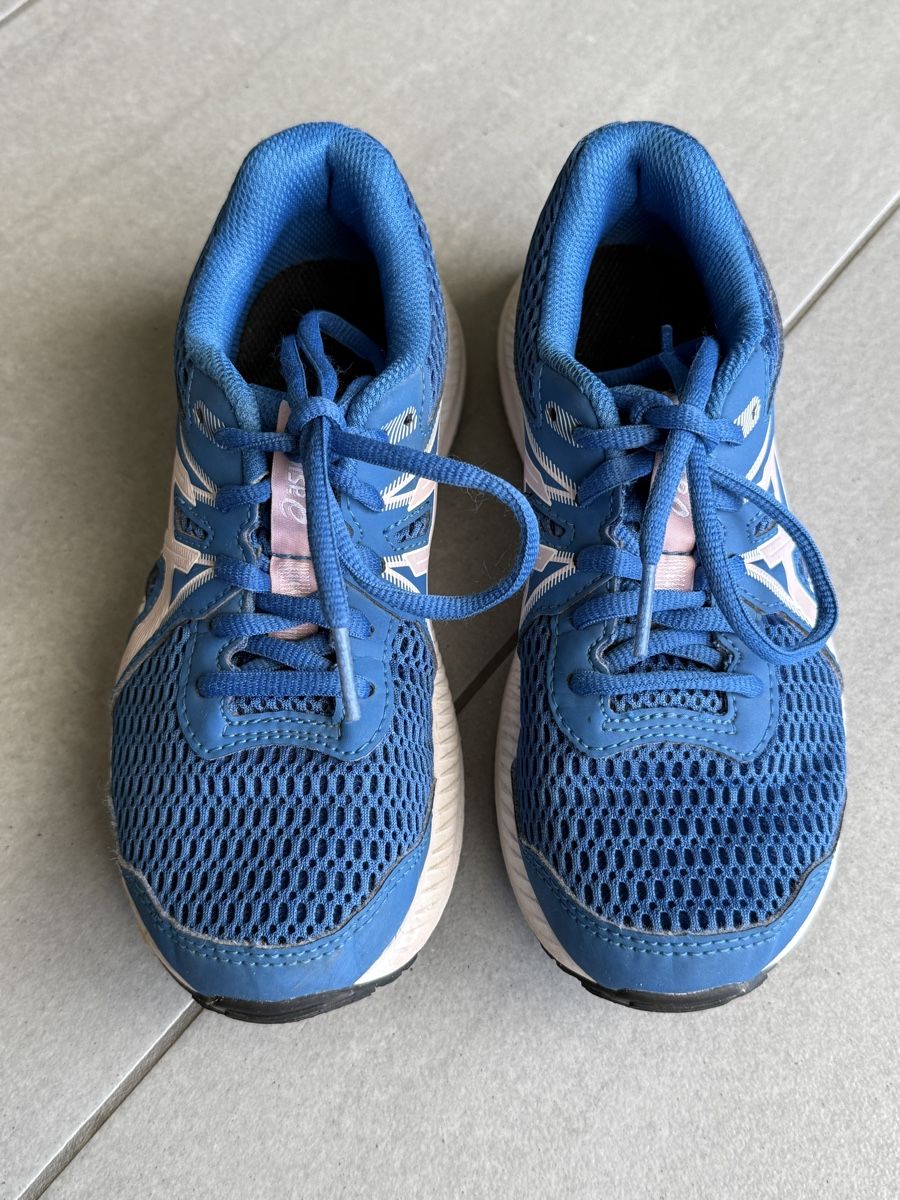 Asics Schuhe für Mädchen: Asics Turnschuhe Grösse 33.5 – Gebraucht aus Mägenwil von Bienchen8 3