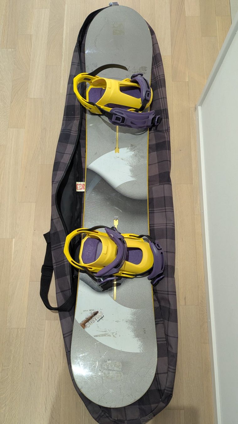 Burton Board: Snowboard Burton 58 Custom Flying V – Usato da Zürich venduto da jus_wjj2