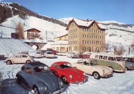 Scuol Schuls 1967 Hotel Bellaval Oldtimer Autos VW Käfer