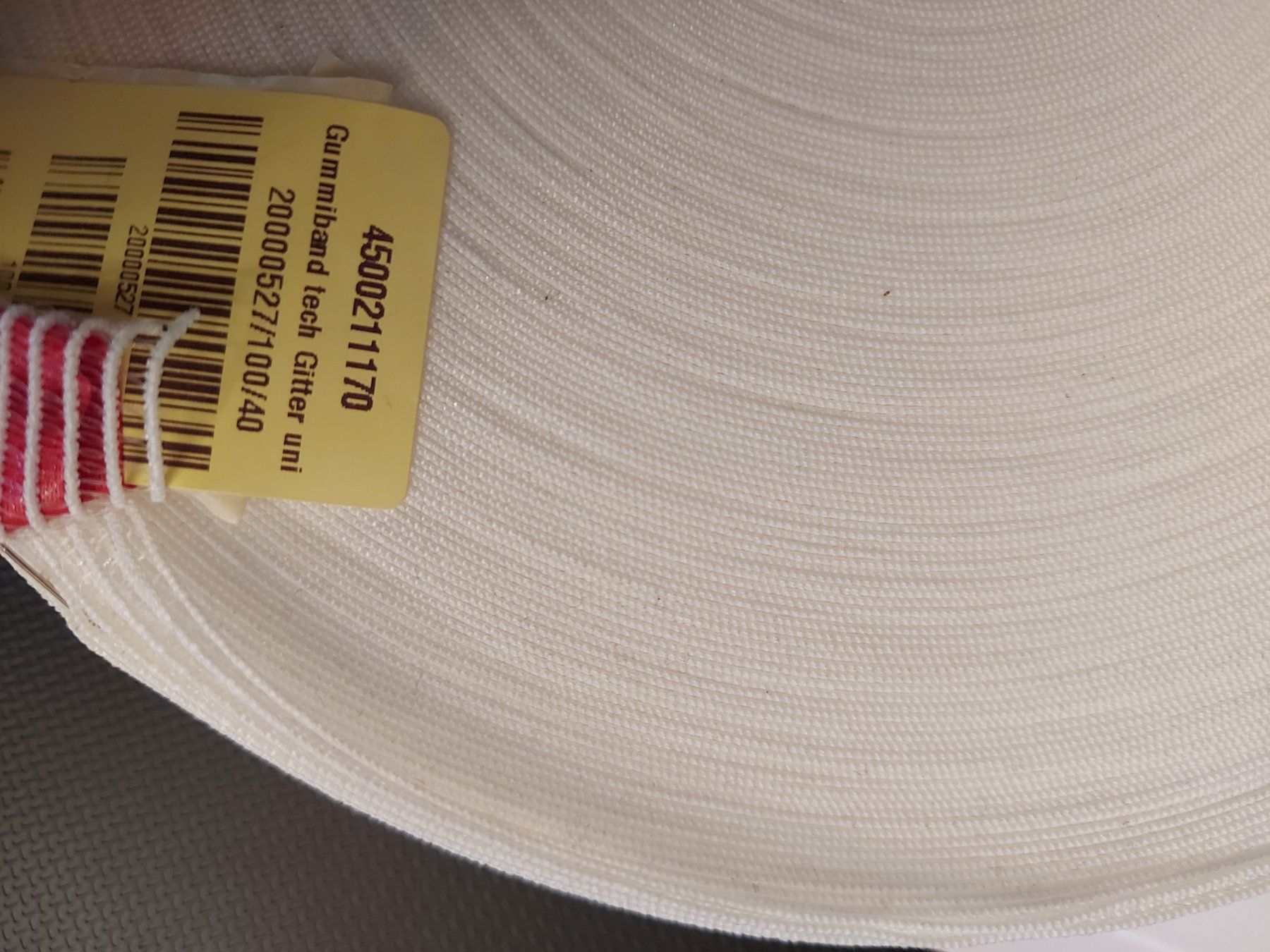 Nastri decorativi: Gummiband Gitter uni 40mm neu 100 Meter – Nuovo e nell'imballaggio originale da St. Gallen venduto da kamel27
