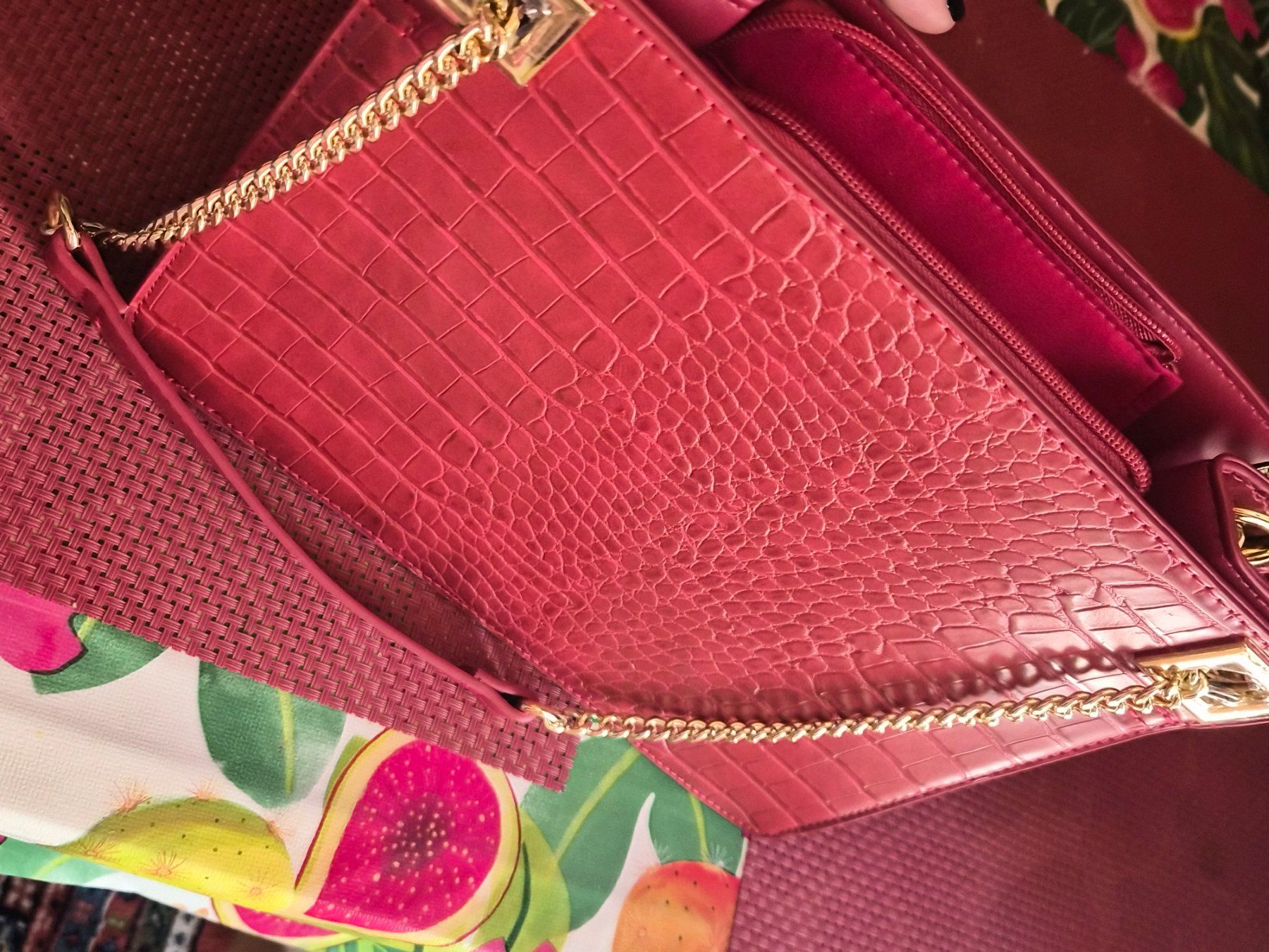 Valentino Borse da donna: VALENTINO TASCHE ROT NEU – Nuovo (secondo la descrizione) da glattbrugg venduto da Aurica 3