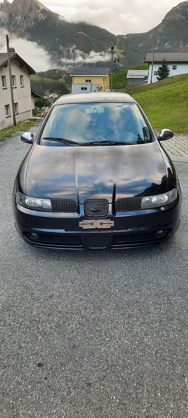 Seat Automobili: Seat Leon 1m VR 6 2.8l 4x4 – Usato da Glis venduto da  8