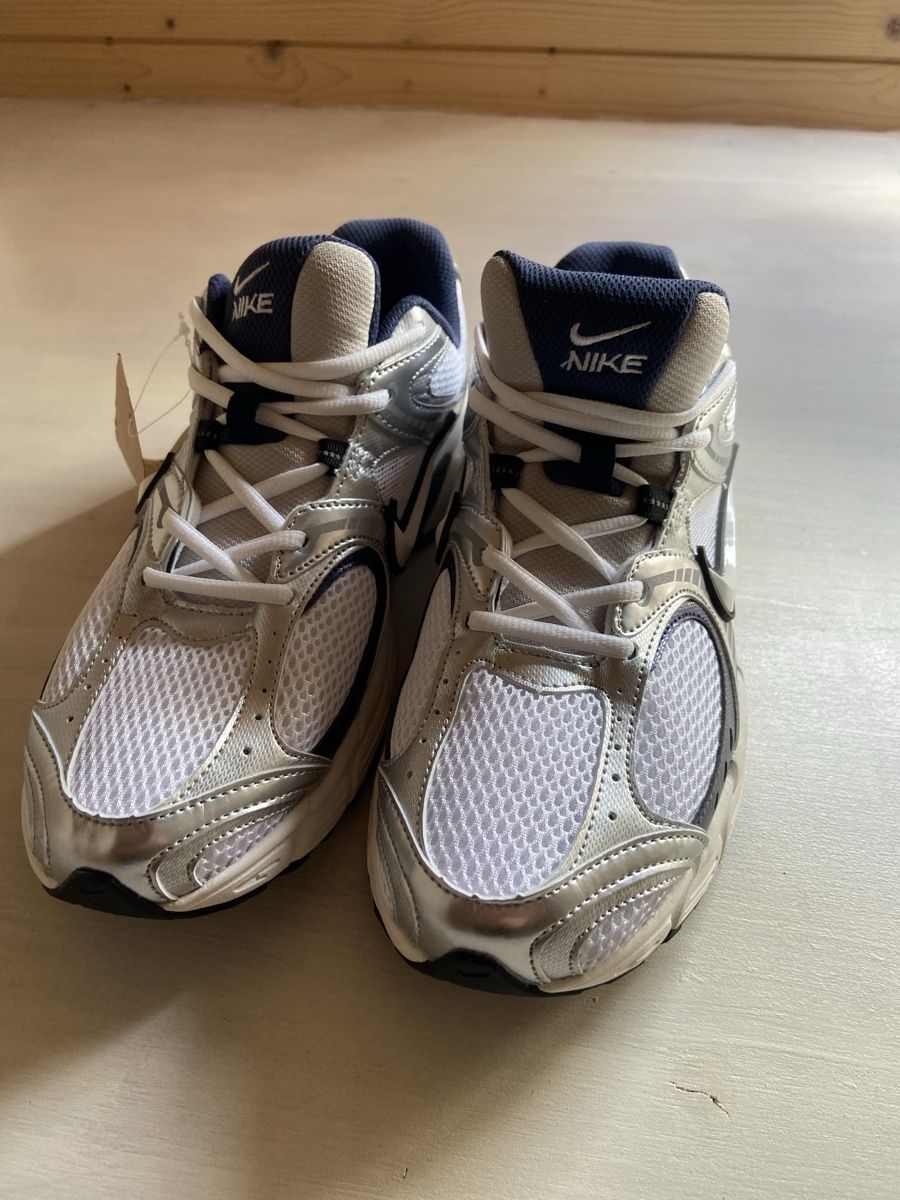 Scarpe da uomo: Nike Sportschuhe Grösse 45 – Nuovo (secondo la descrizione) da Grenchen venduto da Motorini
