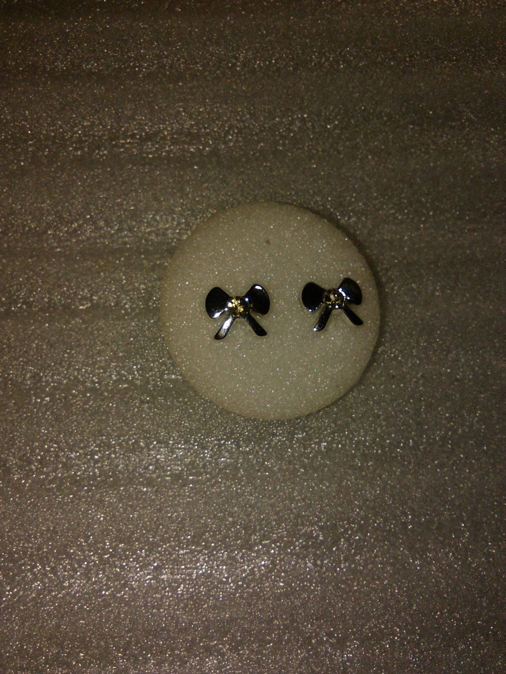 Boucles d'oreille: ohrringe modeschmuck,,2 blumen,,,glanzig – Neuf (Voir description) à Basel par bijoutrie_4 1