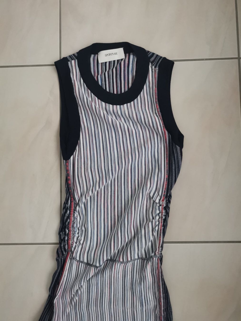 Sportmax Kleider: Sportmax Strickkleid passt 34 bis 36 – Gebraucht aus Fehraltorf von freeform2020 1