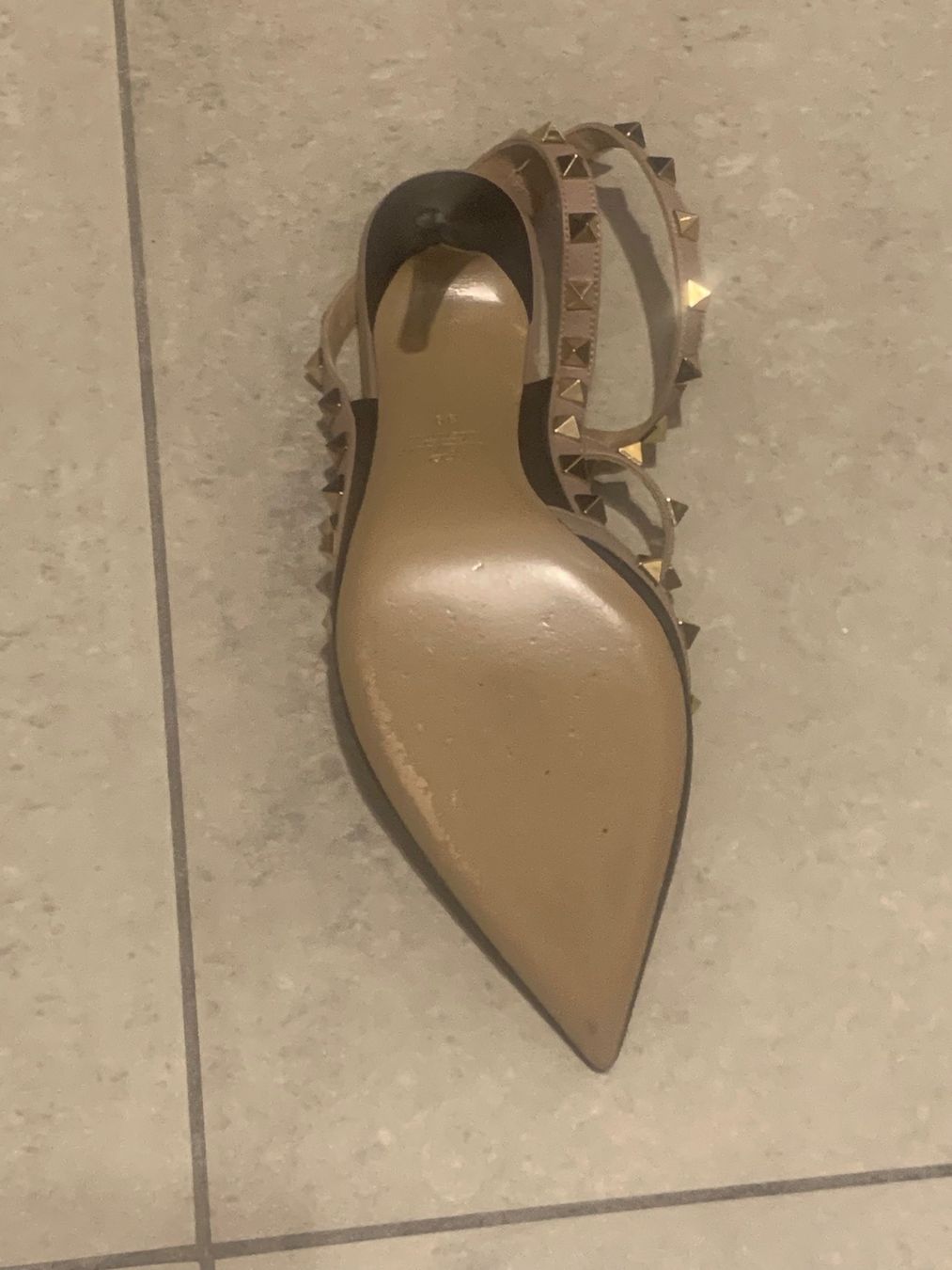 Valentino Scarpe da donna: Valentino Rockstud Pumps – Usato da Locarno venduto da Businesstrading 1