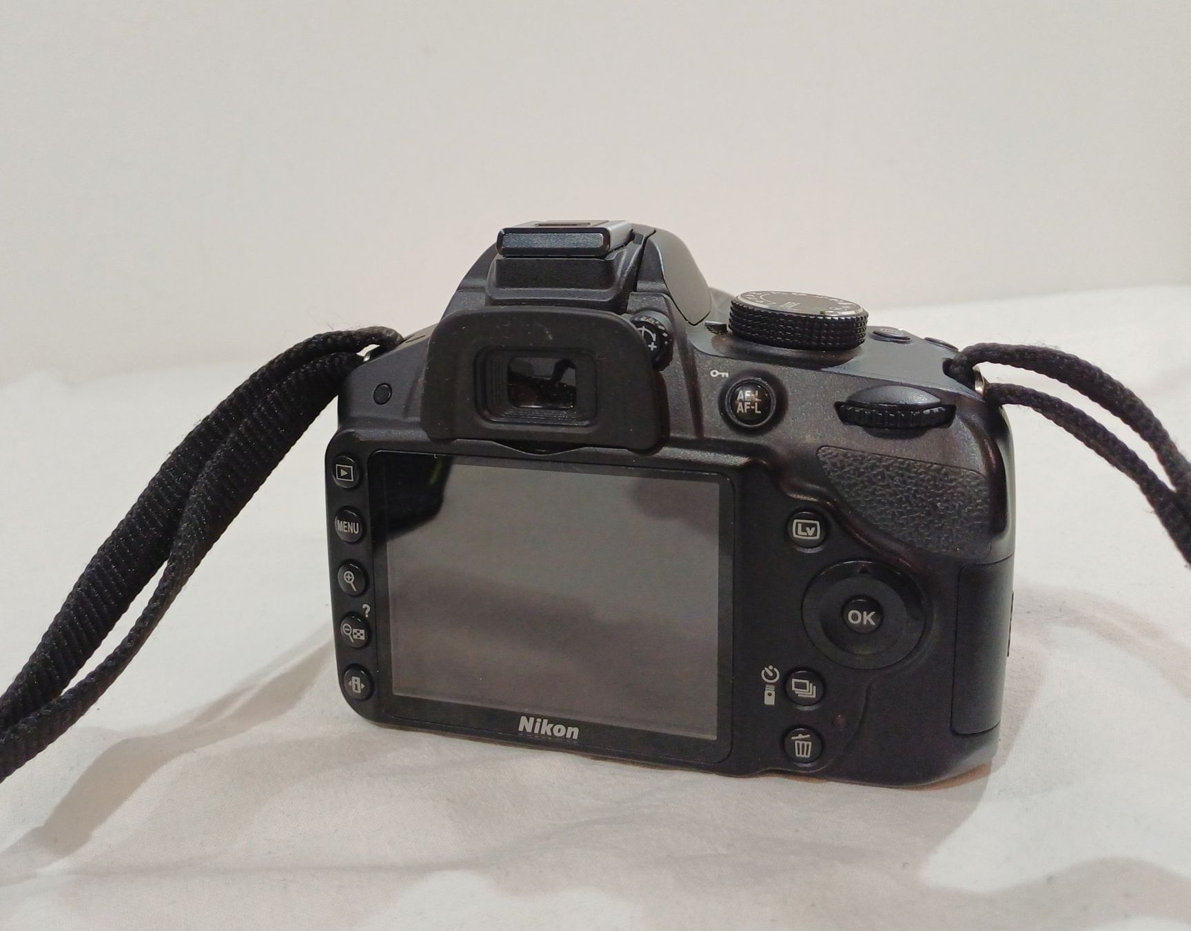 Nikon Fotocamera: Nikon D3200 Spiegelreflexkamera – Usato da Luzern venduto da IG_Arbeit 2