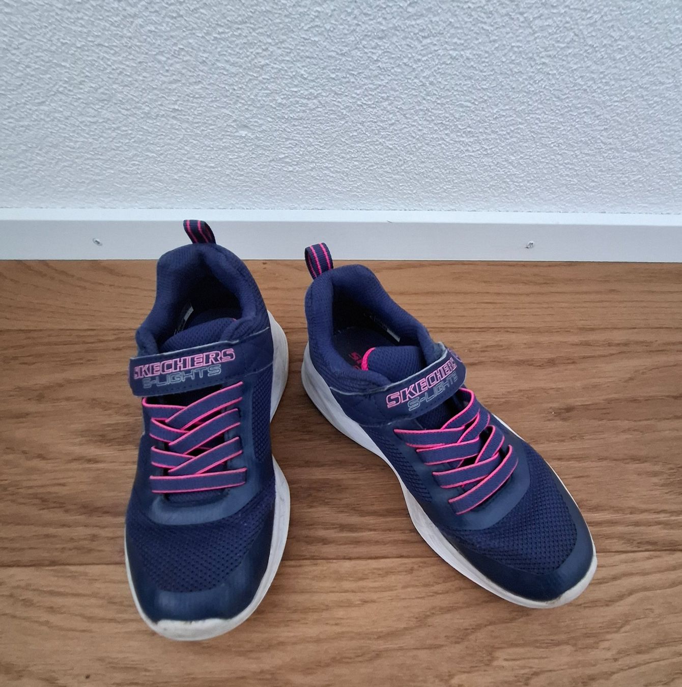 Skechers Scarpe per ragazze: Mädchen Skechers s-Lights Gr. 33 – Usato da Mels venduto da Aloha86
