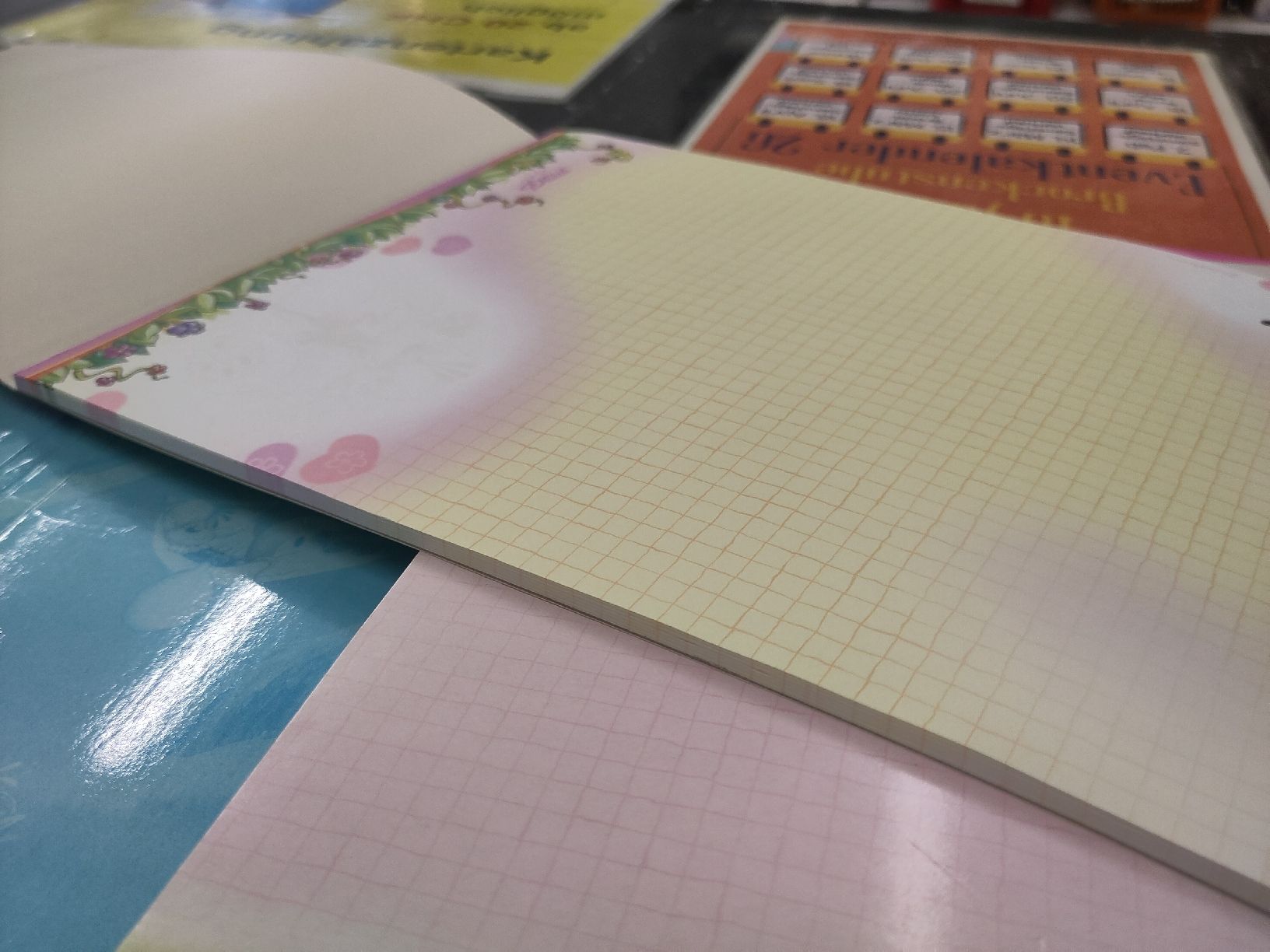 Schreibblöcke: Diddl kleine Sammlung Postkarten+Briefmarken – Gebraucht aus Pratteln von Cartonsducoeur_bl 2