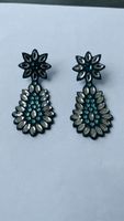 Boucles d'oreilles vertes strass élégante