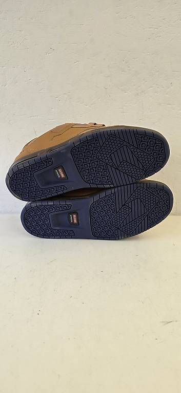 Globe Chaussures hommes: Chaussures NEUVES Globe Sabre, 42 – Neuf avec emballage d'origine à Sugiez par factorysportoutlet 1