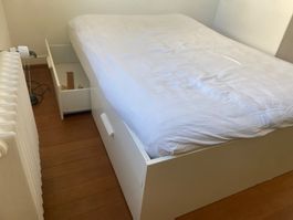 Ikea Bett - komplett mit Matraze und lattenrost