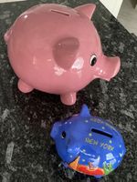 2 Sparschweine, Miss Piggy u Miss New York!