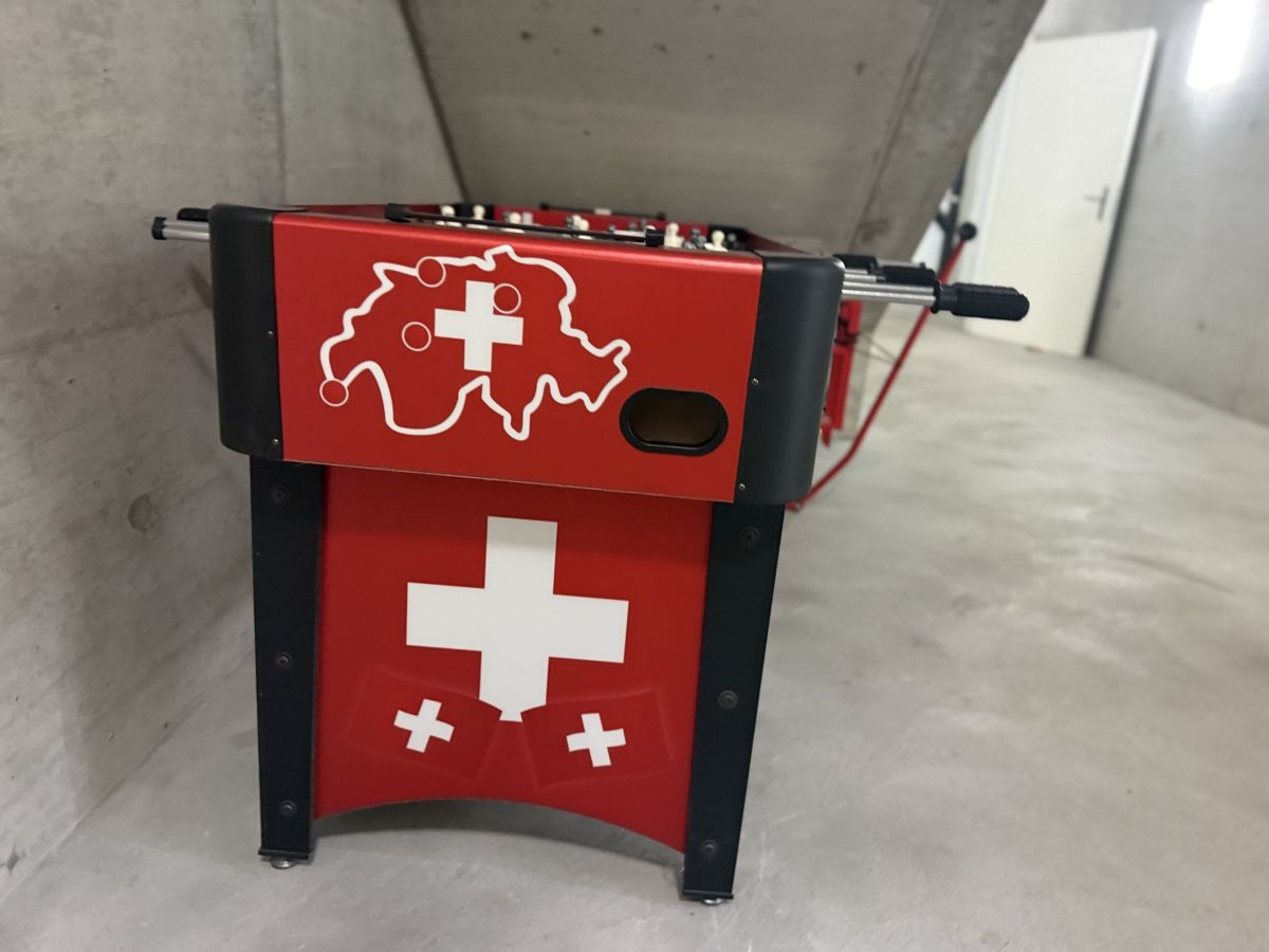 Jeux: Tischkicker/Döggelikaste – D'occasion à Basel par lau_k2f7 1