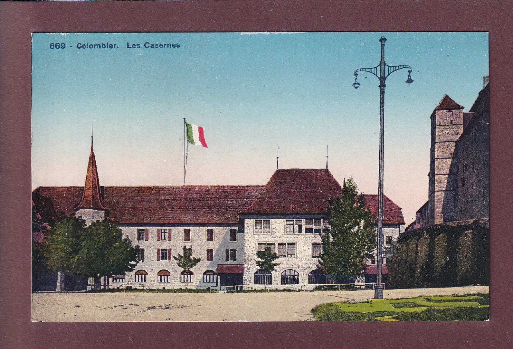 Cartoline postali: COLOMBIER - Les casernes – Usato da Pully venduto da nicecards