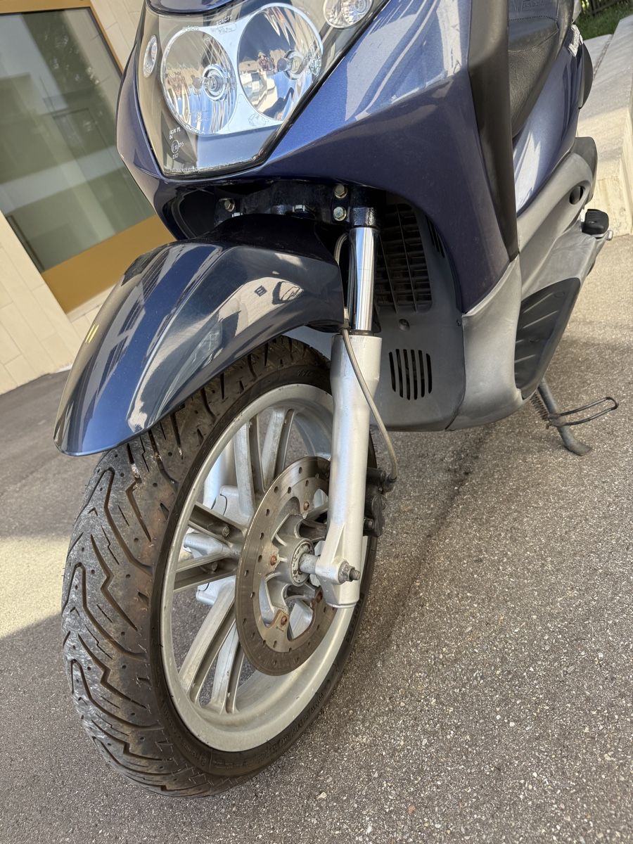 Piaggio Scooter: Piaggio Beverly 125 Roller blau metallic 5305 km – Difettoso da Wetzikon ZH venduto da KIEE 4