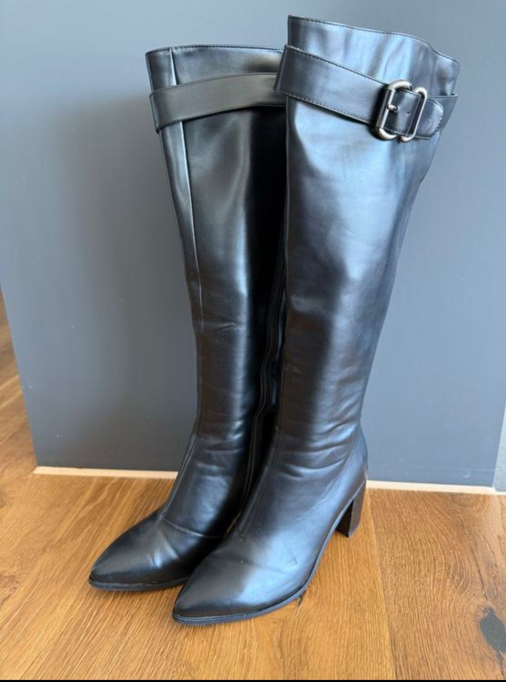 Scarpe da donna: Hoher Stiefel schwarz Grösse 41 – Usato da Bischofszell venduto da kro_ykt6