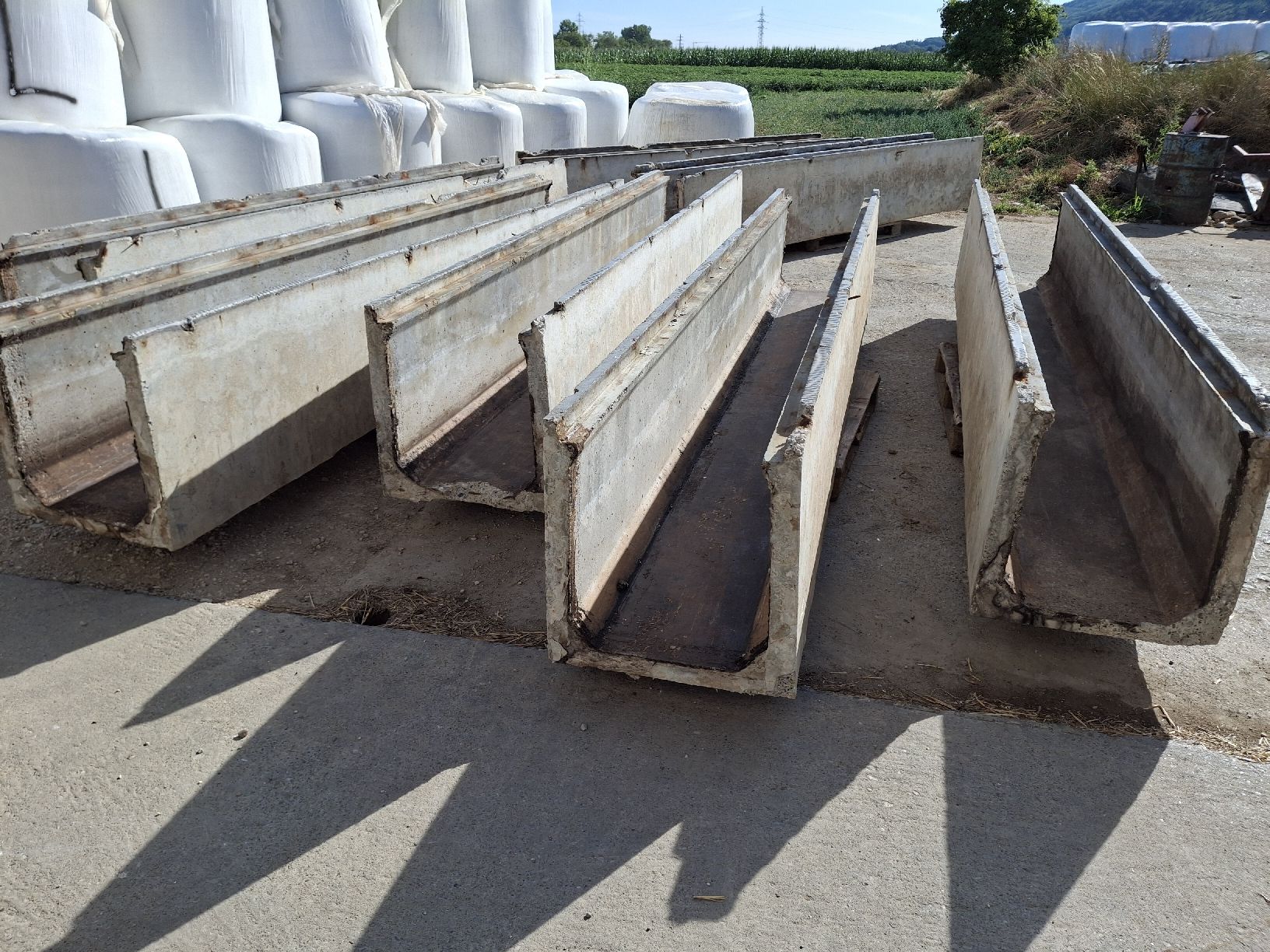 Rivestimenti per pavimenti: Elemente für Gülle mit Rost – Usato da Egerkingen venduto da PaFePf 2