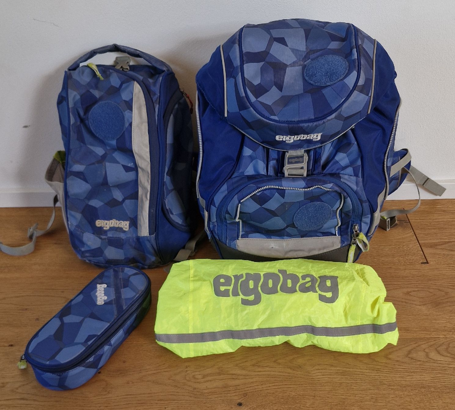 Ergobag Sacs à dos: Schulrucksack (Schülerthek) mit Turnrucksack und Etui – D'occasion à St. Gallen par Haggenblitz