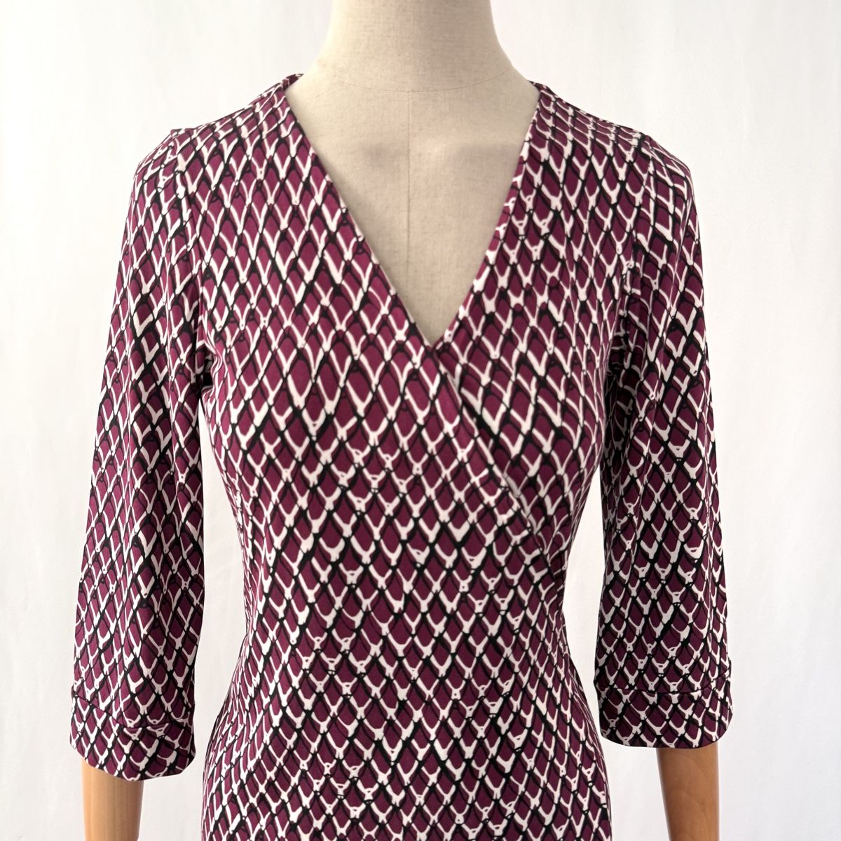 Diane von Furstenberg Vestiti: DIANE VON FURSTENBERG Silk Wrap Dress – Nuovo (secondo la descrizione) da Emmen venduto da Avviivva_Com2023 1