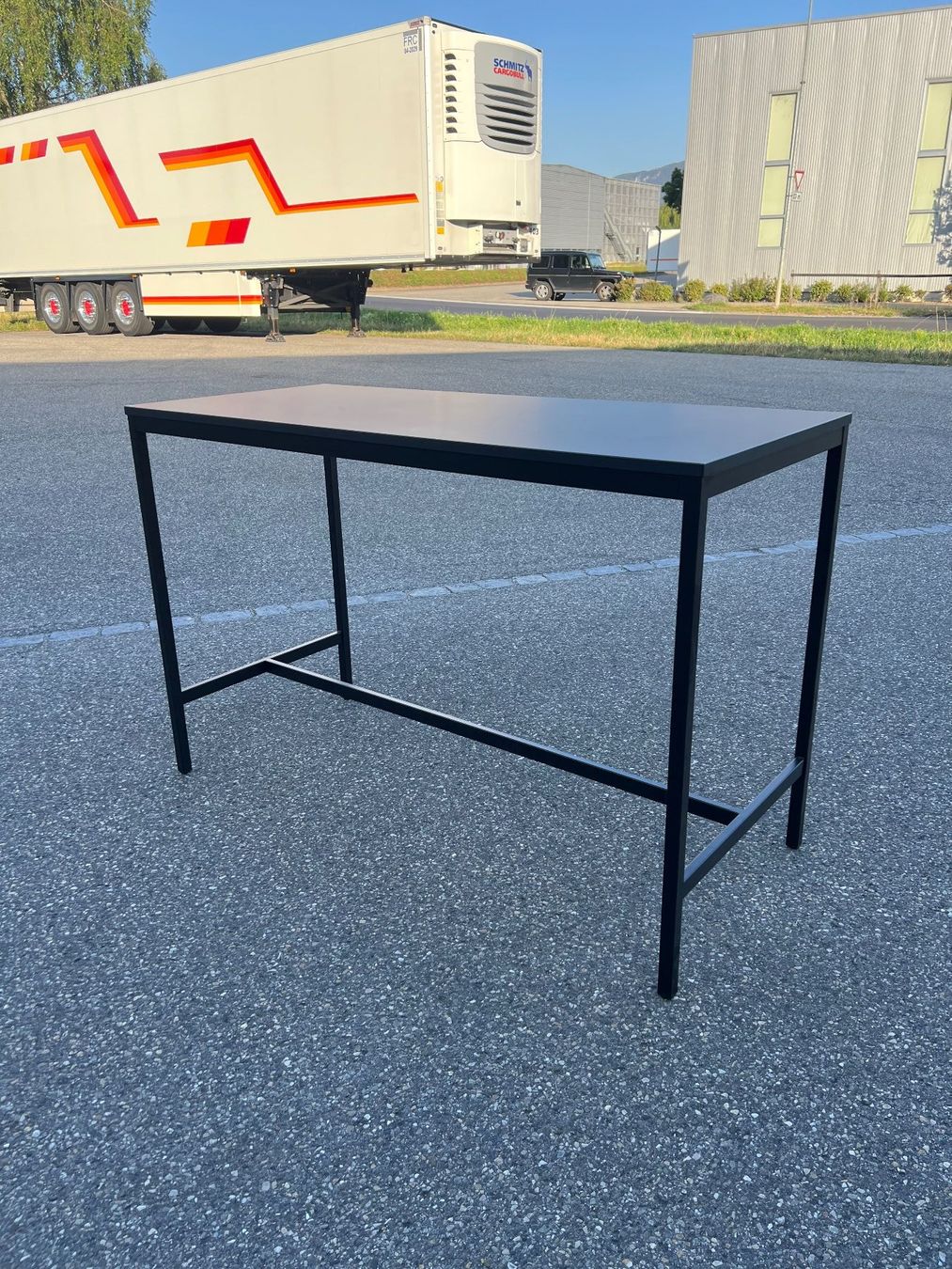 Tische: 028 HÜBA Stehtisch Designerbartisch – Gebraucht aus Wangen an der Aare von TBYN 2