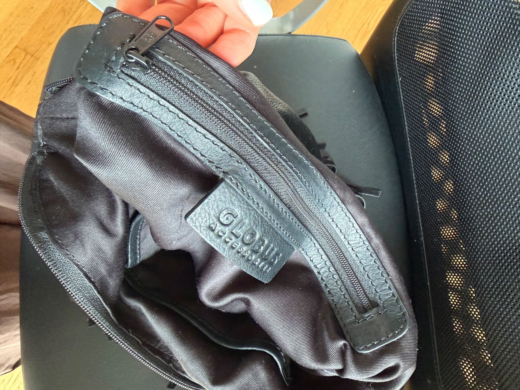 Globus Borse da donna: Schwarze Globus Ledertasche mit Fransen – Nuovo (secondo la descrizione) da Chur venduto da Caroline__ 6