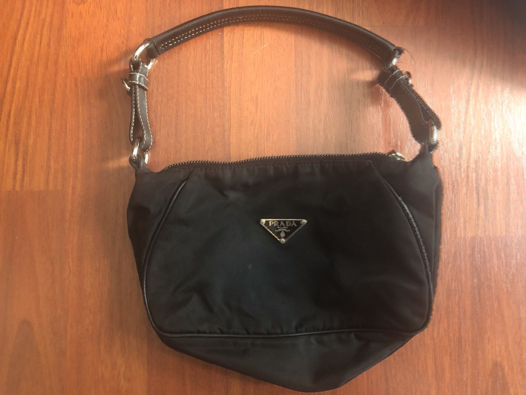 Prada Borse da donna: Prada Handtasche schwarz – Nuovo (secondo la descrizione) da Unterseen venduto da amj_zz7j