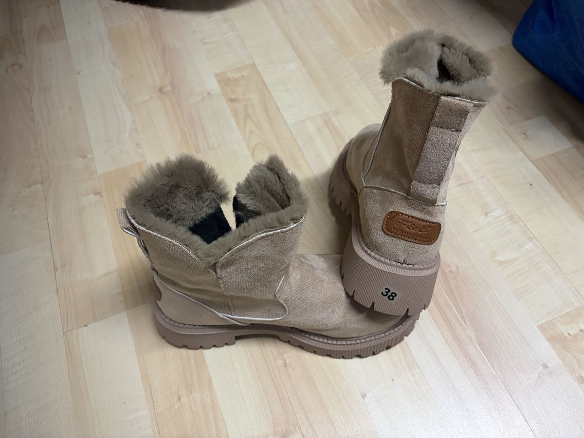Scarpe da donna: Winter Boots Stiefeletten mit Warmfutter, Gr. 38 - Top! – Nuovo (secondo la descrizione) da Granges-Paccot venduto da Fwaeber 1
