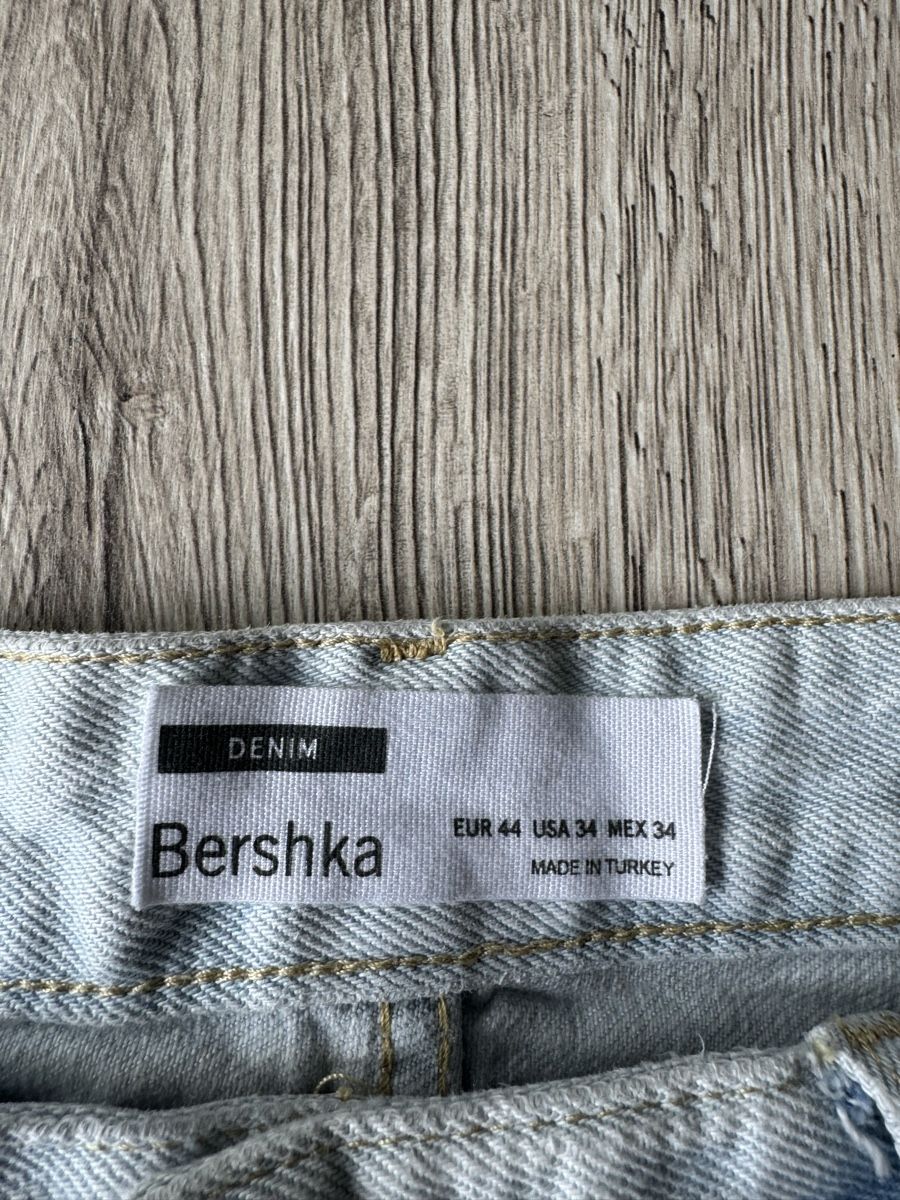 Bershka Hosen: Shorts – Gebraucht aus Villmergen von van_xv9t 3
