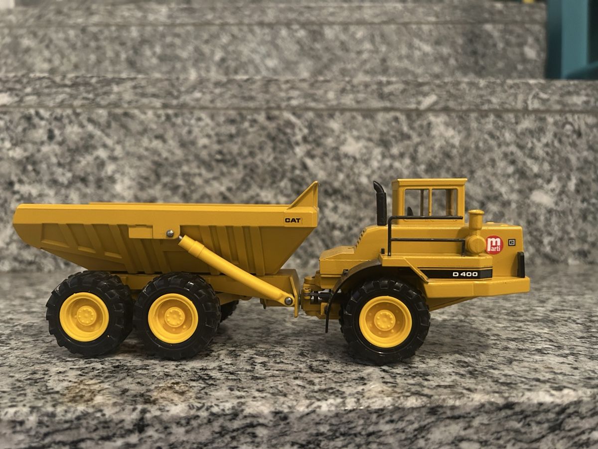 Conrad Kit di modellismo & Modellini statici:  Cat D 400 Dumper, 1:50 , Conrad – Usato da Horw venduto da Tigercat635 2