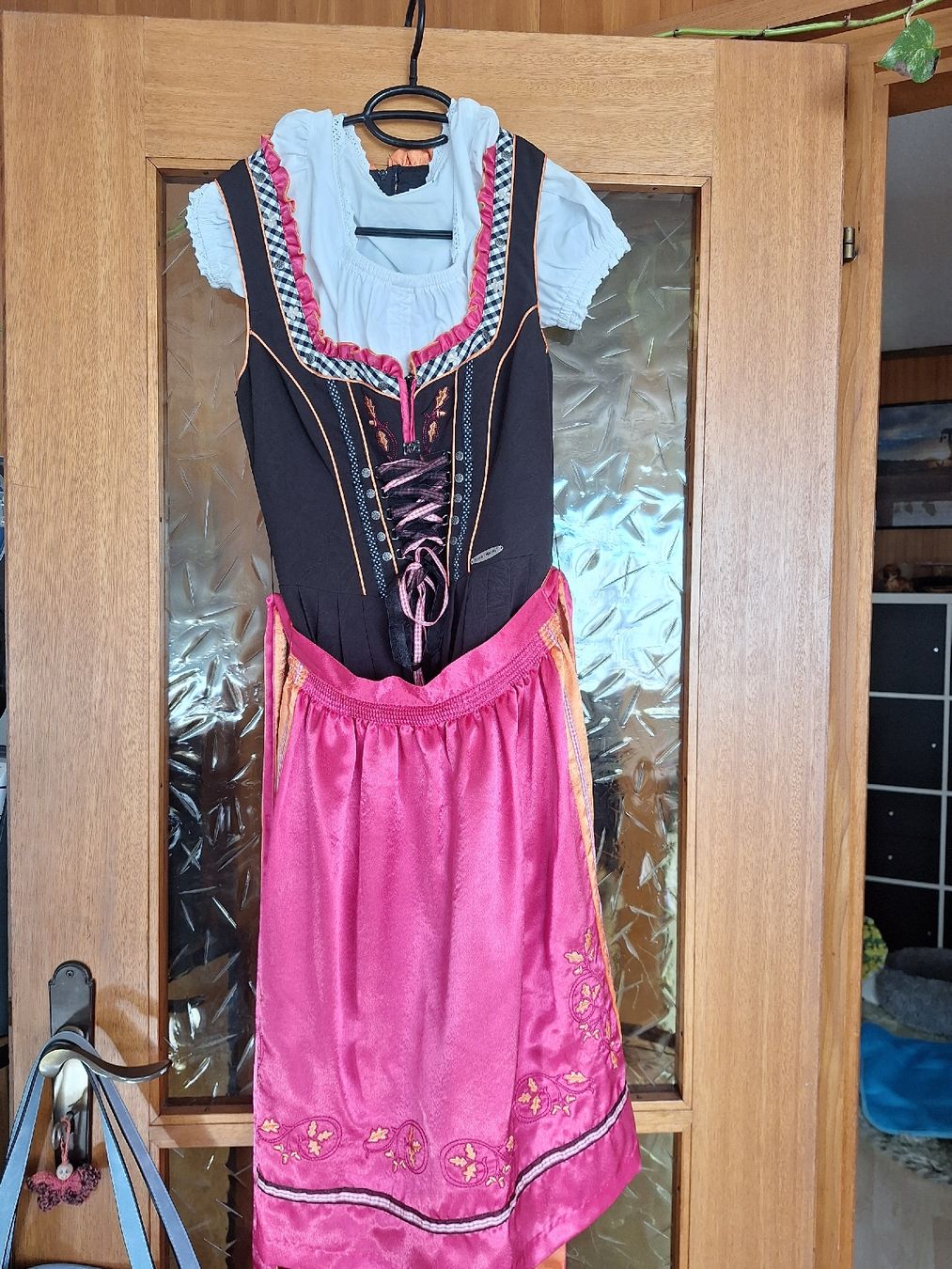Costumi: Dirndl Spieth & Wensky mit Stockerpoint Bluse und eine Tasch – Usato da Wanzwil venduto da chlinih93