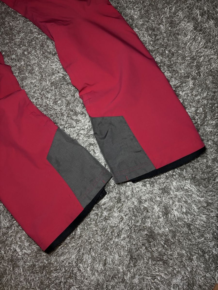 Salomon Hosen: Salomon Ski Pants Red Size S – Gebraucht aus Brislach von edu_t6pq 6