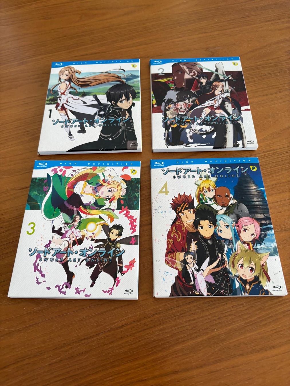 Tutti i DVDs: Sword Art Online Blu-Ray Vol. 1 bis 4 – Usato da ARISDORF venduto da evez4
