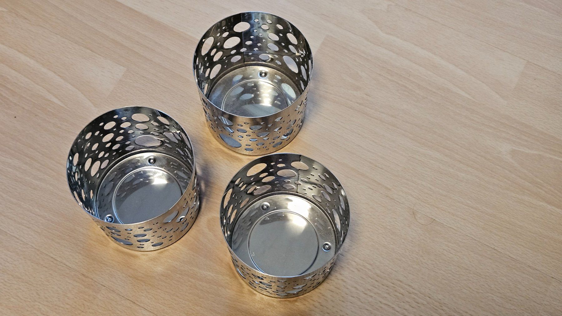 Tutte le decorazioni: Set mit 3 Stück Windlicht, Teelicht, metallisch – Usato da Jona venduto da ASMARADO 1