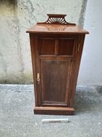 Antikes Schränklein aus Holz